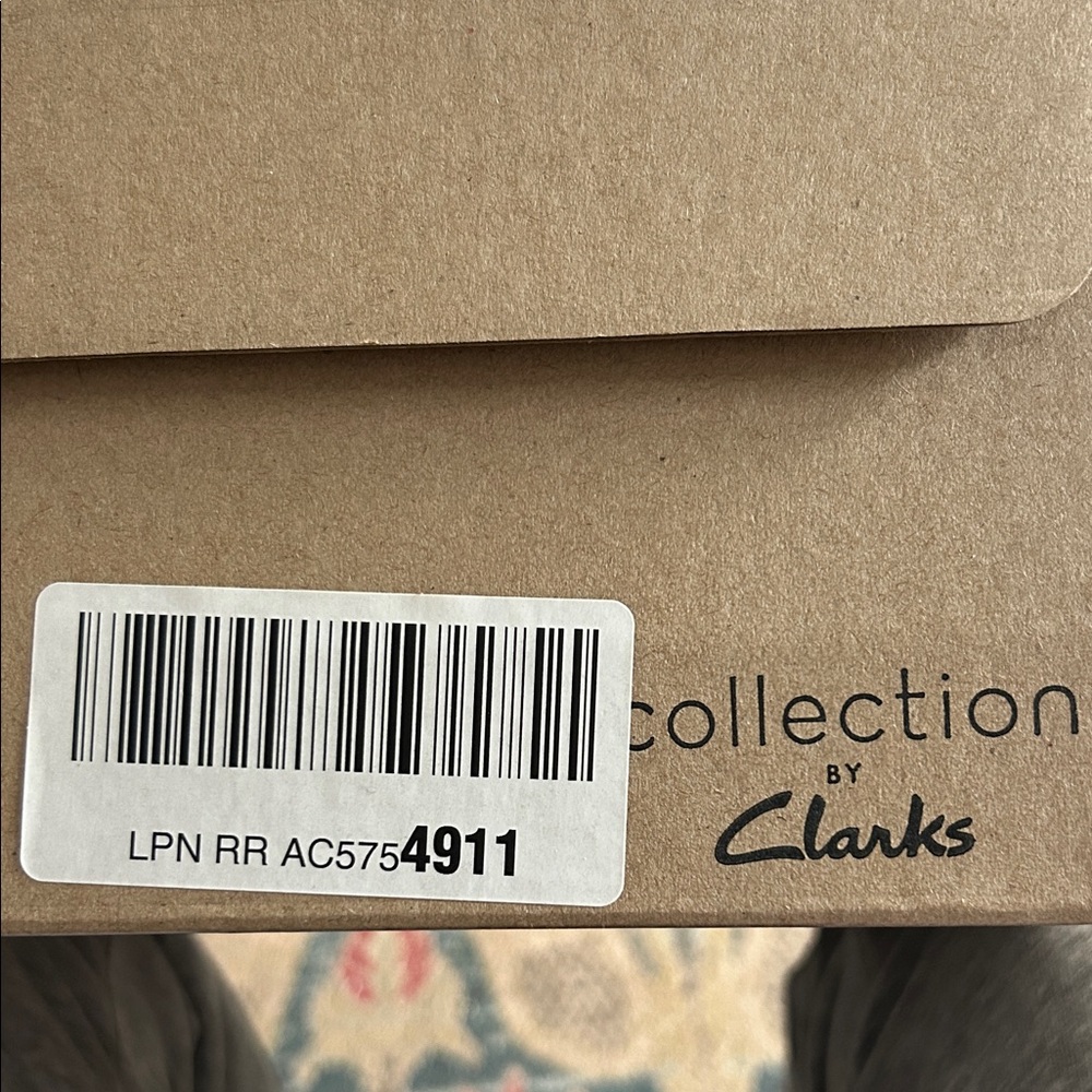 Clarks Linvale Sea Maroon Suede and Dark Brown Ankle Booties - Picture 2 of 5